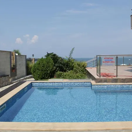 Barex Family ホテル 3*